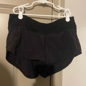 Black Lululemon speed up shorts size 4, in great condition!